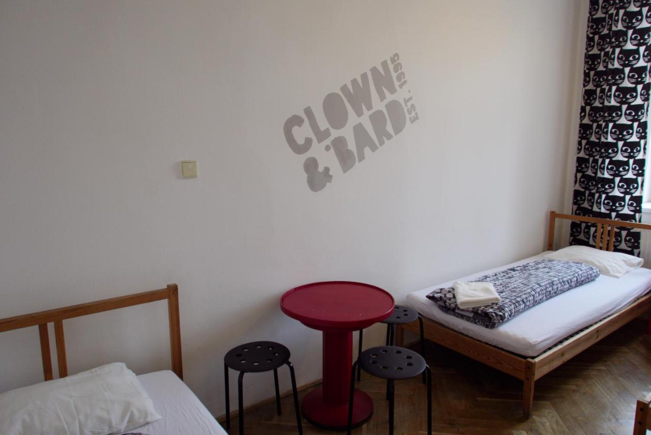 Clown And Bard Hostel Прага Екстериор снимка