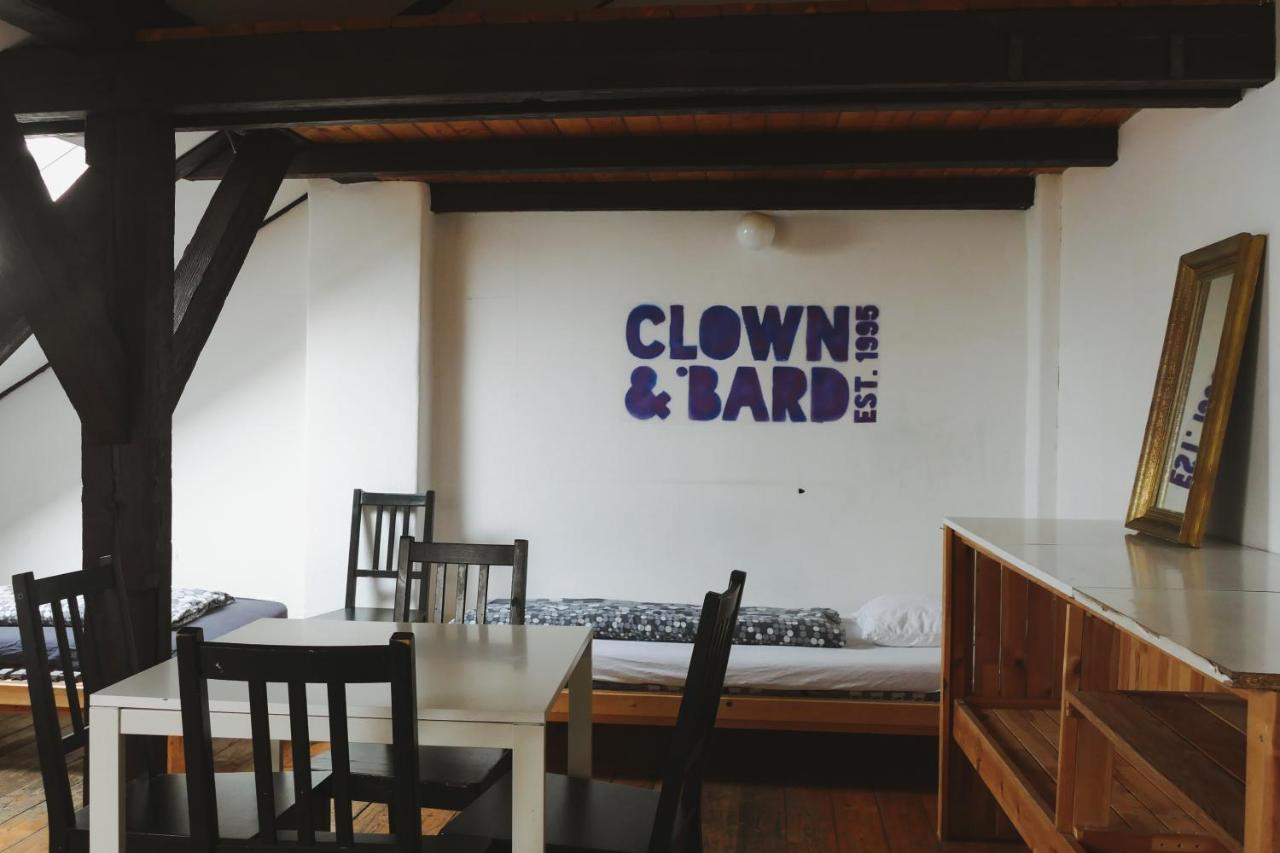 Clown And Bard Hostel Прага Екстериор снимка