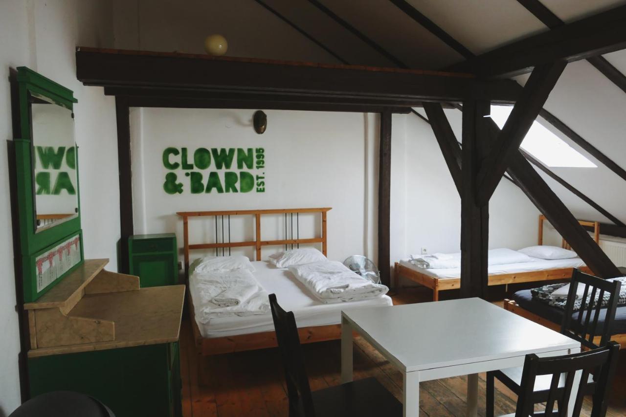 Clown And Bard Hostel Прага Екстериор снимка